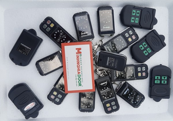Làm remote cửa cuốn quận 3