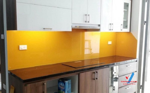 Lắp kính màu ốp bếp nhà ở quận Thủ Đức hcm | giá 12/2021