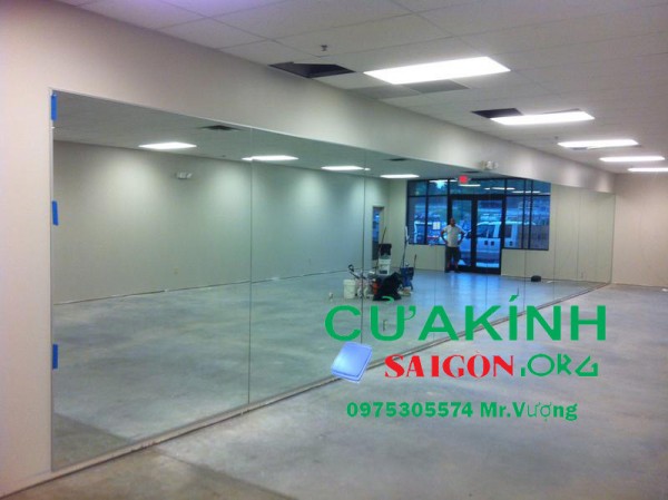 Lắp kính thủy ốp tường phòng tập gym | 0975.305.574