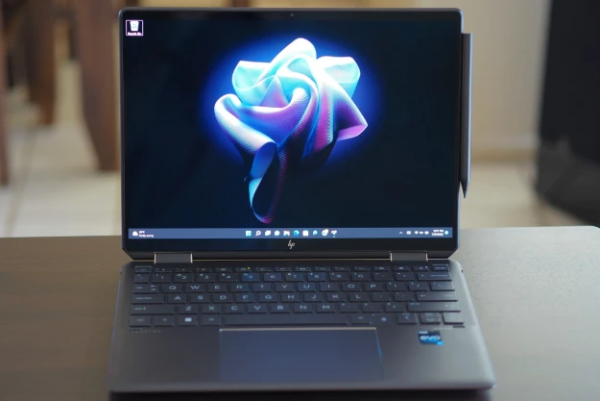 Laptop HP Spectre x360 13.5: Thiết kế mỏng, thanh lịch, màn hình OLED tuyệt đẹp