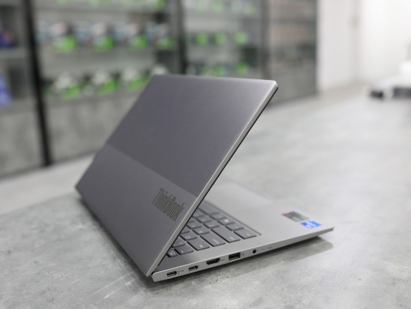 Lenovo ThinkBook 14 - Chiếc laptop mạnh mẽ giá rẻ cho sinh viên