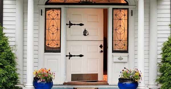 Lựa chọn màu sơn cửa phù hợp cho ngôi nhà của bạn