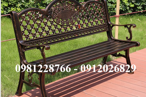 Mẫu ghế sắt công viên đơn giản đẹp cho sân vườn của bạn 