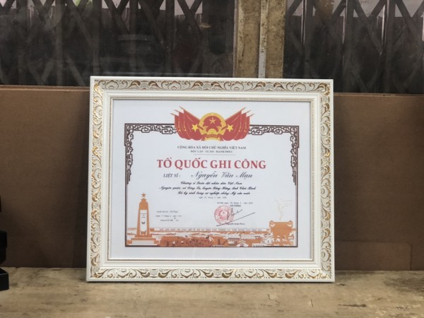 Mẫu khung bằng khen đẹp nhất - 0972379908