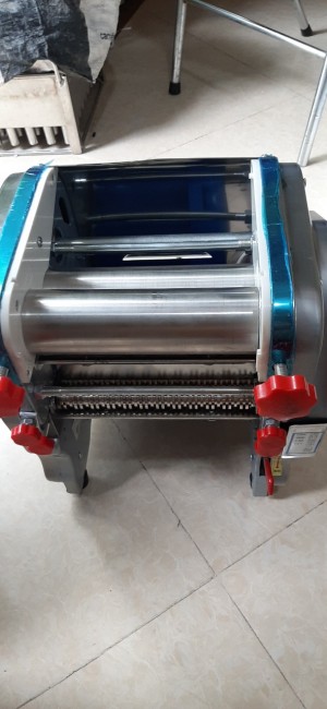 Máy cán và cắt sợi bánh canh gia đình, máy cán bột làm bánh