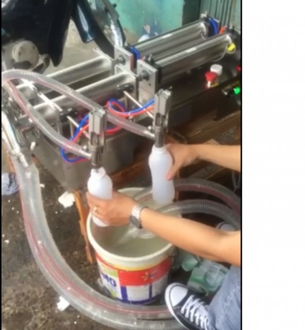 Máy chiết rót dịch lỏng hai vòi, máy chiết rót sữa tắm, máy chiết rót mật ong/