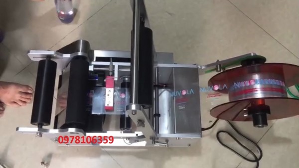 Máy dán nhãn chai tròn Mt50, máy dán nhãn chai nhựa, máy dán nhãn decal sữa bắp/ trà sữa