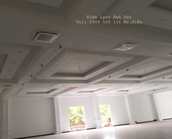 Máy lạnh âm trần Daikin - Đa hướng thổi - Giá cạnh tranh