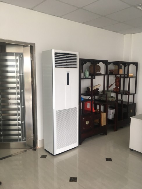Máy lạnh tủ đứng Daikin phân phối hơi lạnh đi tới phía xa nhất của phòng