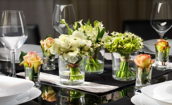 Mê mệt những lọ hoa thủy tinh với vẻ đẹp lung linh