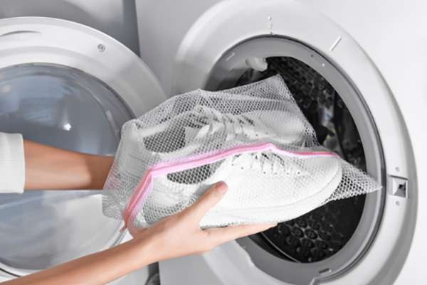 Mẹo giặt giày bằng máy giặt vô cùng đơn giản