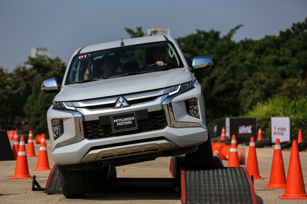 Mitsubishi - Hà Nội sớm hoàn thiện ứng dụng đỗ xe iParking 