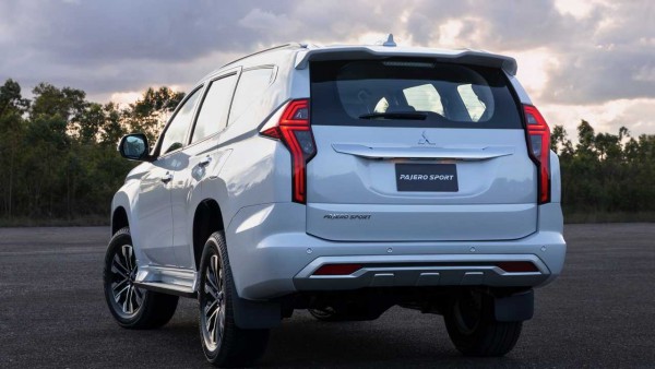 Mitsubishi - Hyundai Santa Fe, Sonata và ix35 đồng loạt bị triệu hồi