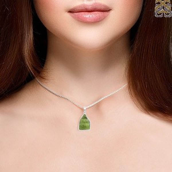 Moldavite Jewelry is the best pick for professional purposes 