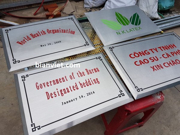 Một vài tham khảo khi treo biển quảng cáo