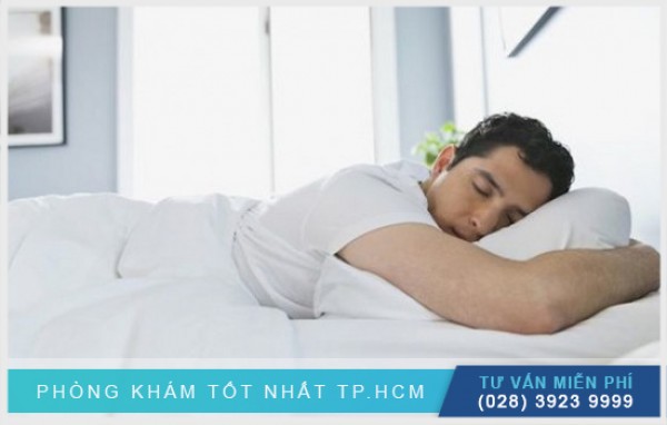 Nằm sấp có ảnh hưởng đến cậu nhỏ