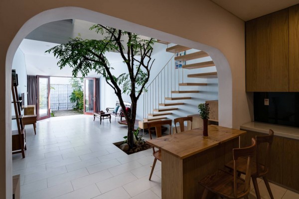 Ngạc nhiên với sự lột xác của ngôi nhà cũ sau cải tạo