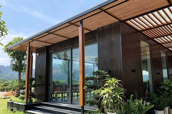 Ngôi nhà bền đẹp nhờ vật liệu ốp tường phổ biến