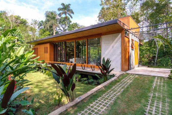 Ngôi nhà tận dụng tối đa không gian xanh mát, rộng rãi