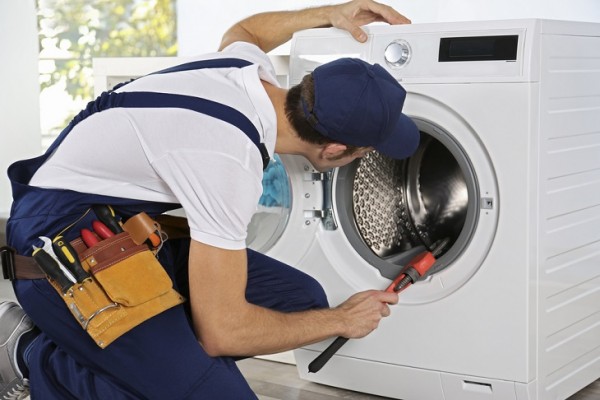 Nguyên nhân và hướng khắc phục máy giặt không giữ được nước