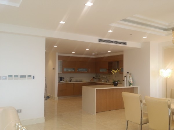 Nhà thầu lớn chuyên Phân phối Máy điều hòa giấu trần nối ống gió Toshiba giá rẻ