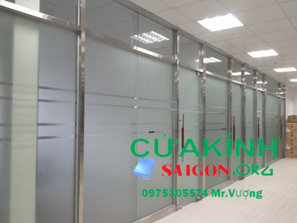 Nhận thi công vách kính giá rẻ quận 10 | 0975.305.574