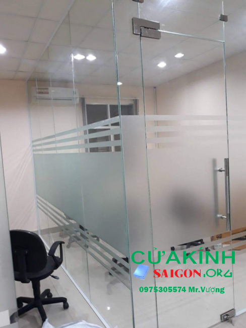 Nhận thi công vách kính giá rẻ quận 5 | 0975.305.574