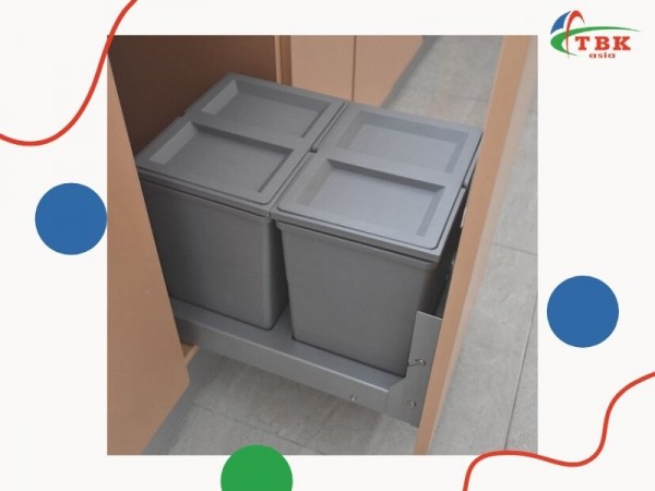 Những lưu ý về thùng rác âm tủ thông minh