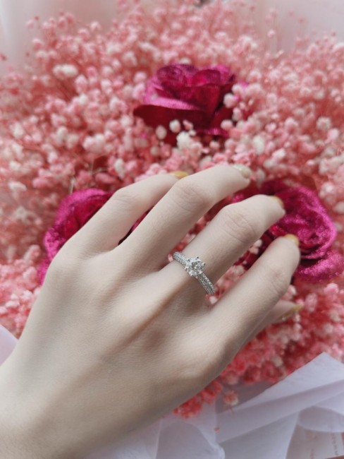 Những mẫu nhẫn đính hôn kim cương đẹp nhất - Nhẫn kim cương cho tình yêu vĩnh cửu 