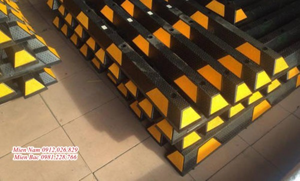 Những thông tin cần biết về chặn lùi xe ô tô mà bạn nên biếy