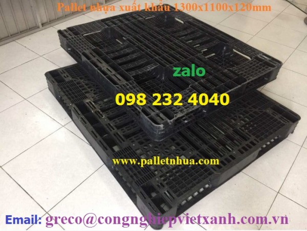 Pallet nhựa đen dùng trong xuất khẩu 1300x1100x120mm