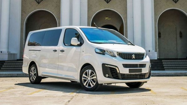 Peugeot Traveller 2022: báo giá lăn bánh và khuyến mãi tháng 09-2022