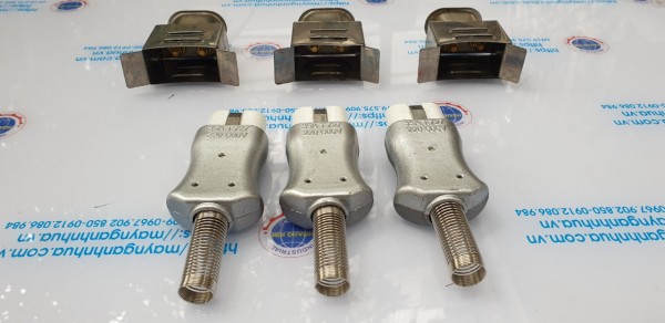 Phích cắm sứ chịu nhiệt