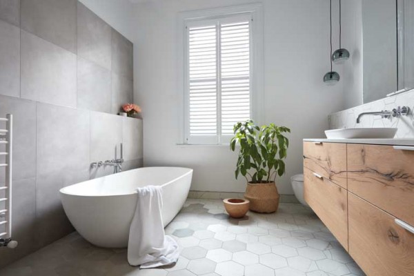 Phòng tắm cũng cần được chăm chút và trang trí