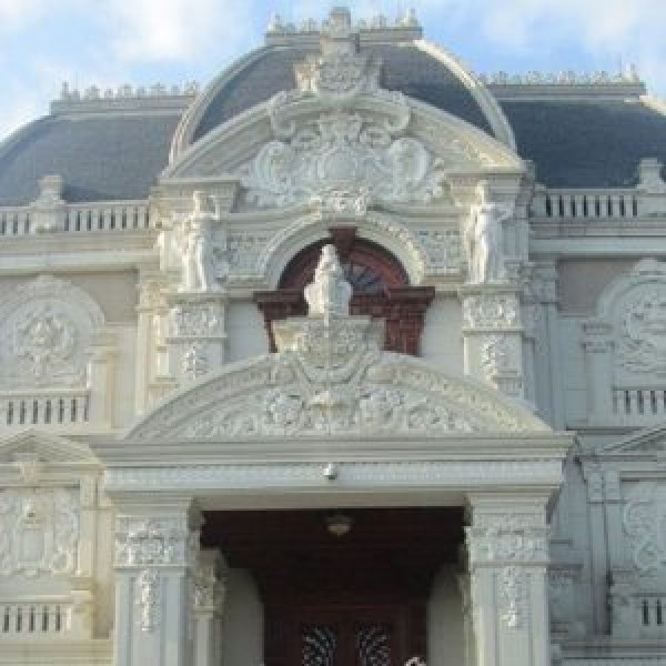 phù điêu mặt tiền và vẻ đẹp của nó