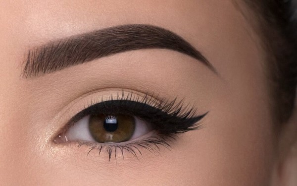 Phun chân mày tán bột giá tại Viện Thẩm Mỹ Diva