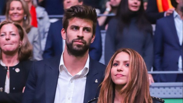 Pique booed at awards ceremony after ditching Shakira for Clara Chia
