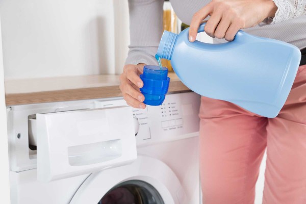 Quần áo khô ráp sau khi giặt, tìm hiểu nguyên nhân và cách khắc phục