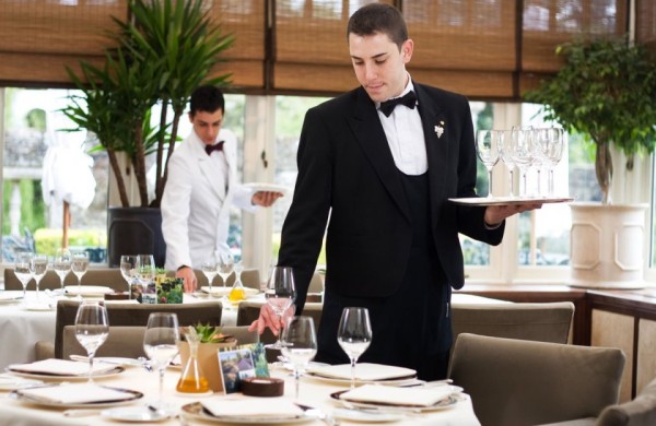 Quy trình phục vụ nhà hàng chuyên nghiệp