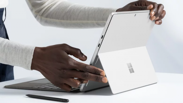 Rò rỉ thông tin về Surface Laptop 5 trước ngày ra mắt