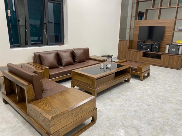 Sofa gỗ đơn giản rất phù hợp với mọi gia đình