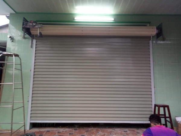 SỬA CỬA CUỐN BỊ KẸT NAN