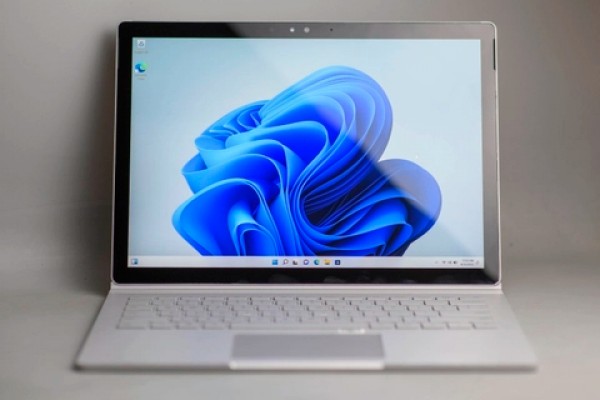 Surface Book 2 | SSD 256GB | core i5-8350u | RAM 8GB | 13.5 inches 96% 19130