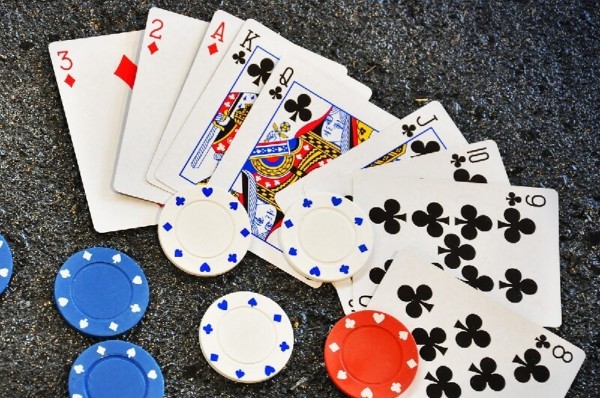 Tái gửi ù đền trong Tá lả là gì? 