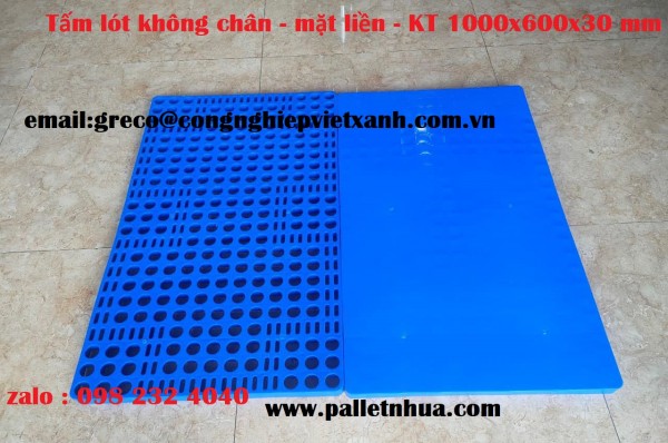 Tấm lót không chân mặt liền được làm từ nhựa HDPE