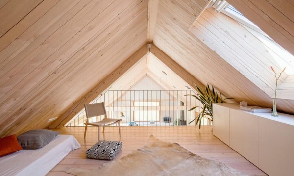 Tận dụng trần cao thiết kế gác mái thơ mộng, lãng mạn