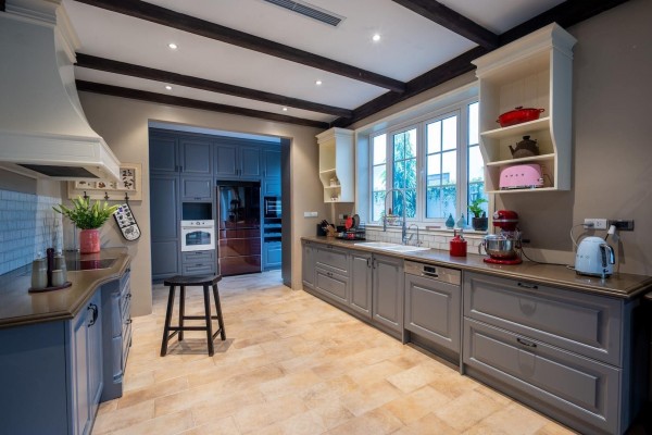 Tạo không gian lãng mạn, ấm áp cho không gian bếp