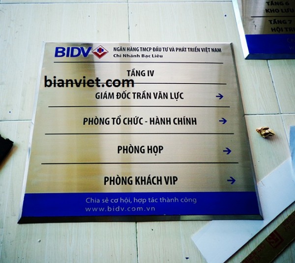 Tham khảo làm biển inox ăn mòn 