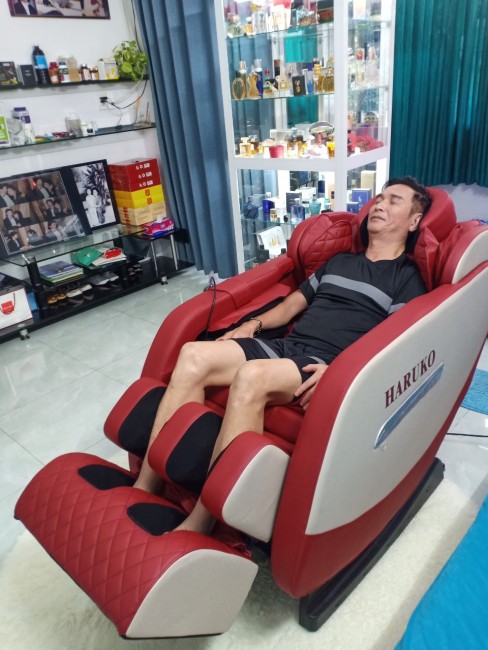 Tham quan trụ sở cung cấp ghế massage của Akina Sport