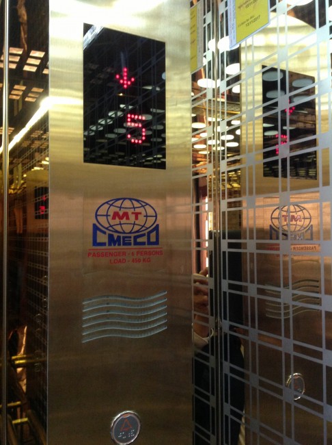 Thang máy tải khách nhập khẩu nguyên chiếc - thang máy mitsubishi 